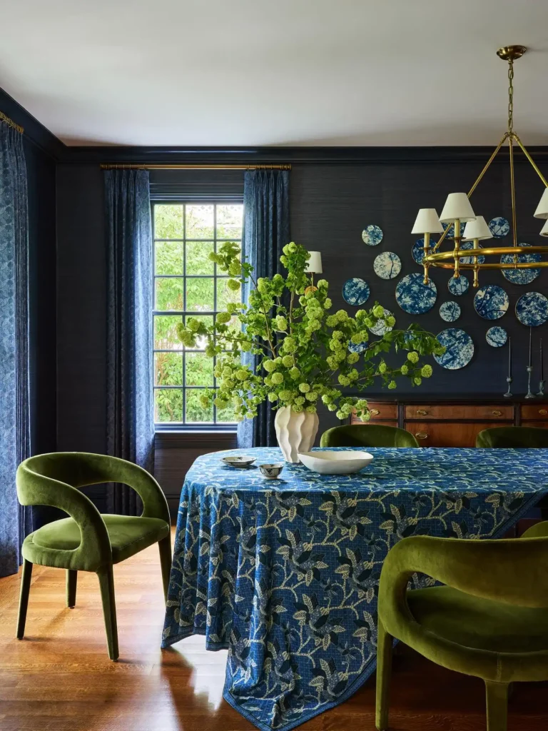 9. Patterned Blue Tablecloth with Decorative Wall Plates 1