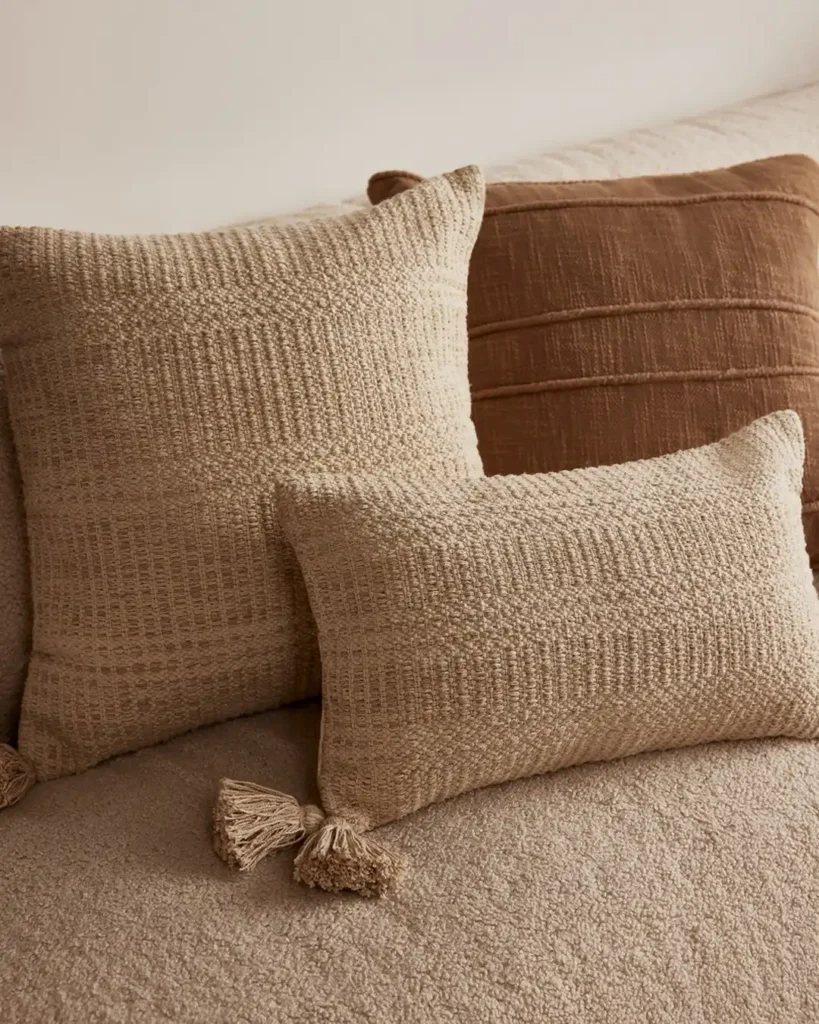 9. Tasseled Lumbar Pillow Set