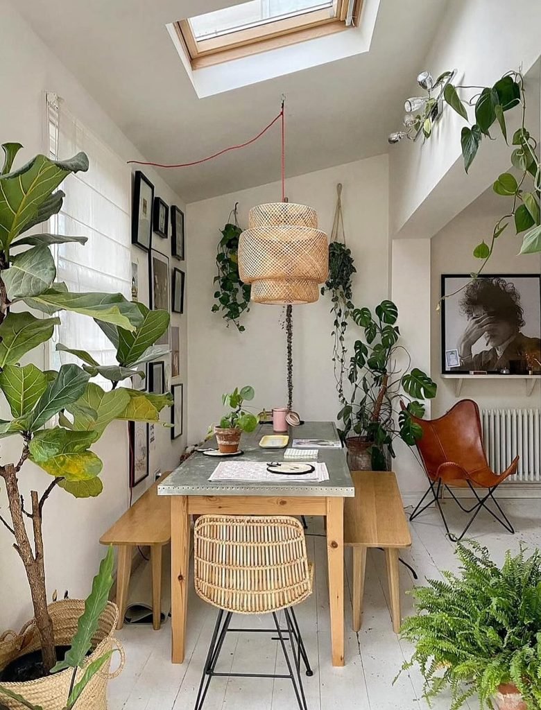 12. Butterfly Leather Chair Adds Vintage Charm