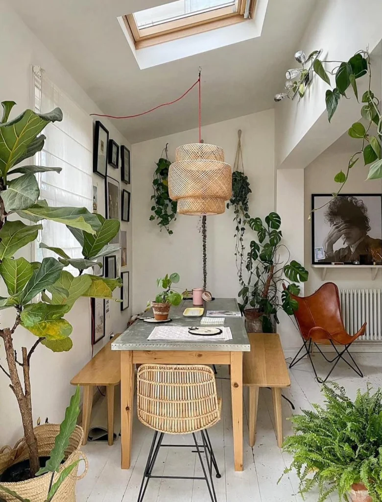 12. Butterfly Leather Chair Adds Vintage Charm